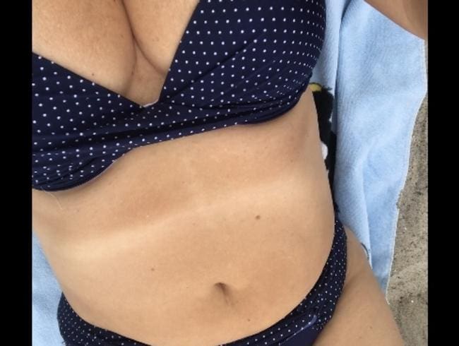 Im Bikini am Strand