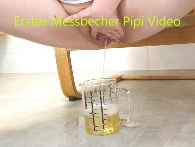 Mein erstes Mal - Pipi in einen Messbecher