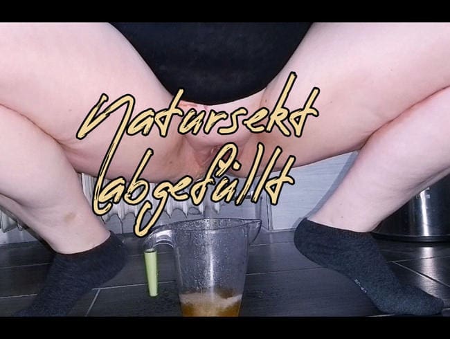 Natursekt abgefüllt