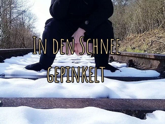 In den Schnee gepinkelt