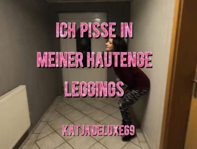 Ich pisse in meine hautenge Leggings