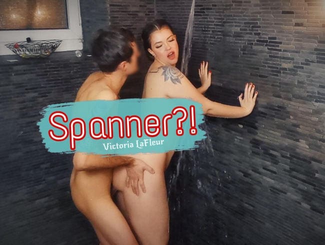 Spanner-Fick unter der Dusche