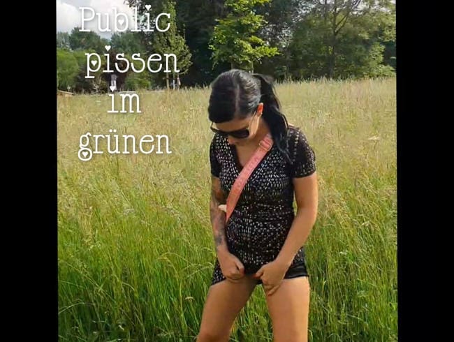 Public pissen im grünen