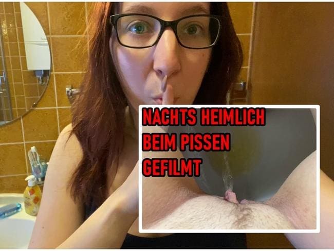 Nachts heimlich beim pissen gefilmt